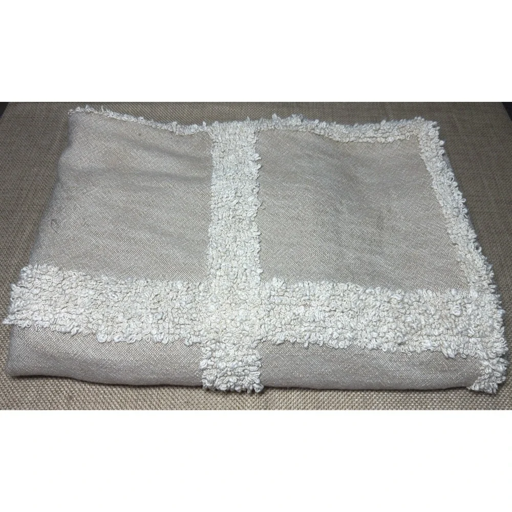 H&M Needle‎ Tufted Bedspread Textured Quilt Coverlet Beige
